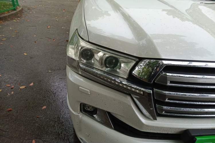 Used Toyota Land Cruiser  Right Front Headlight