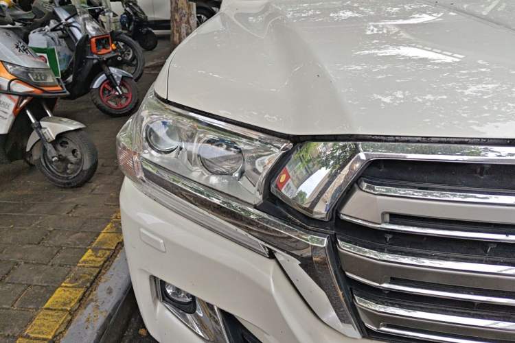 Used Toyota Land Cruiser 2017 4.0L Automatic Parallel Import Right Front Headlight