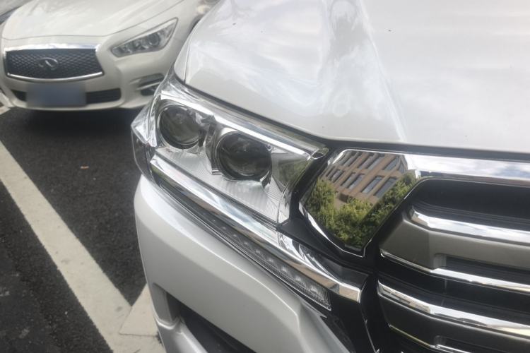 Used Toyota Land Cruiser 2017 4.0L GX-R Sunroof – Middle East Right Front Headlight