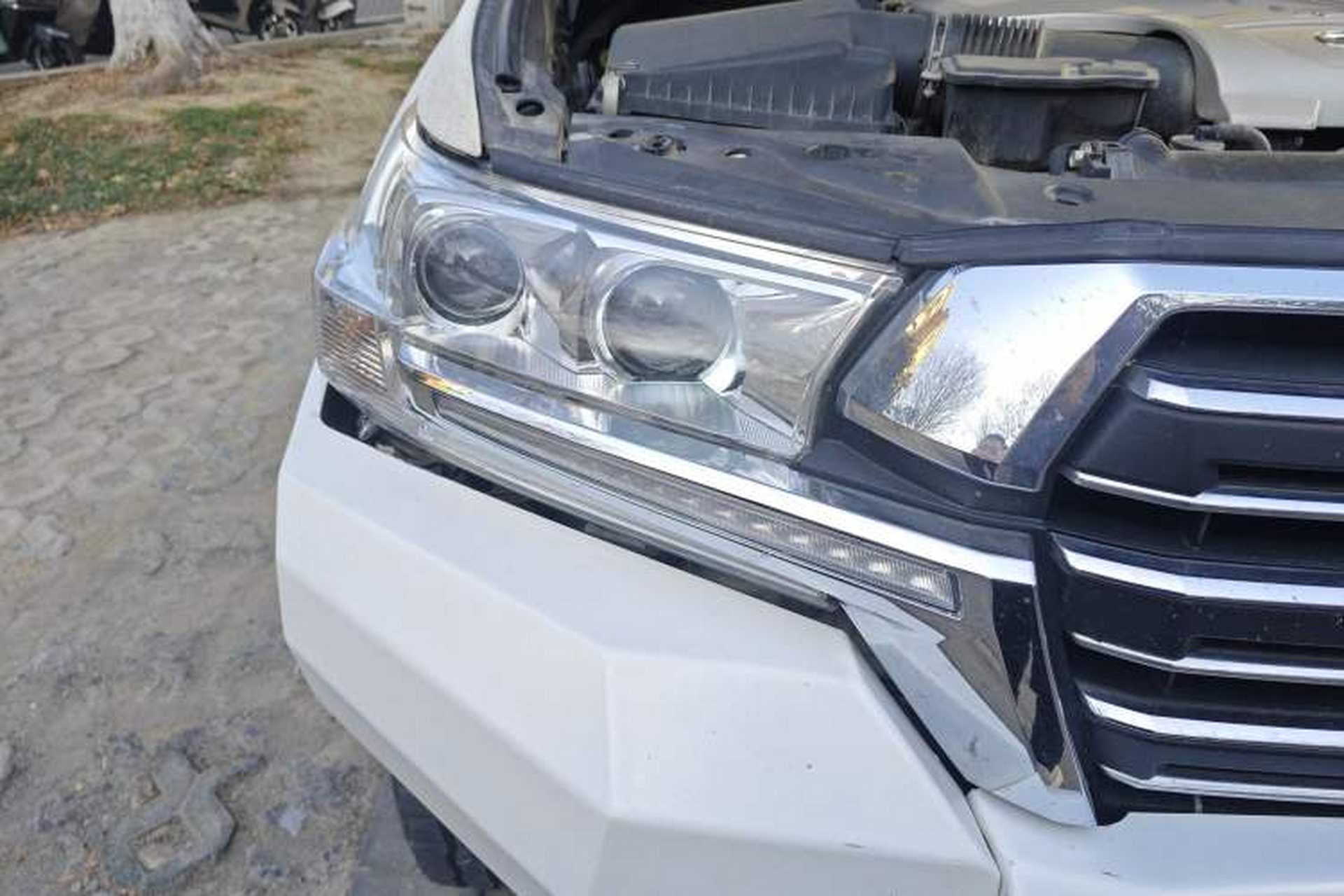 Used Toyota Land Cruiser 2017 5700 Middle East Edition Right Front Headlight