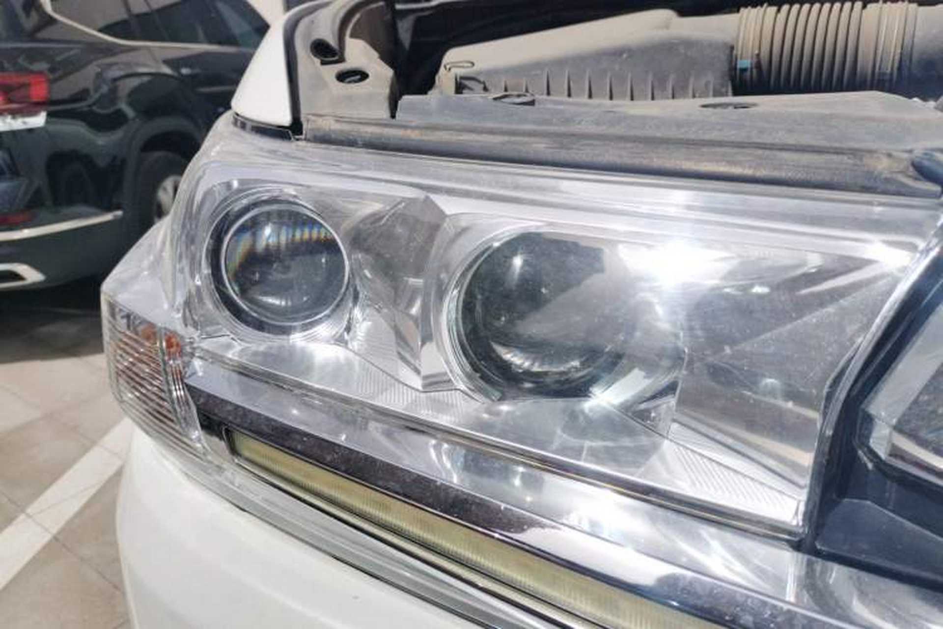 Used Toyota Land Cruiser  Right Front Headlight