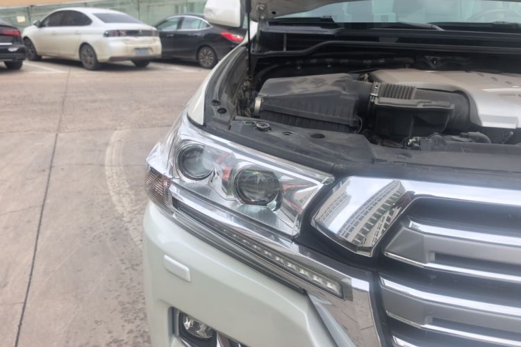 Used Toyota Land Cruiser  Right Front Headlight