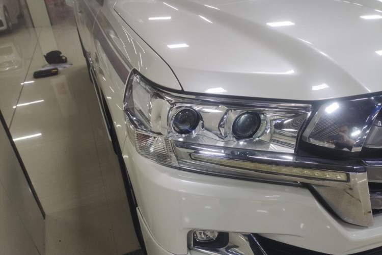 Used Toyota Land Cruiser  Right Front Headlight