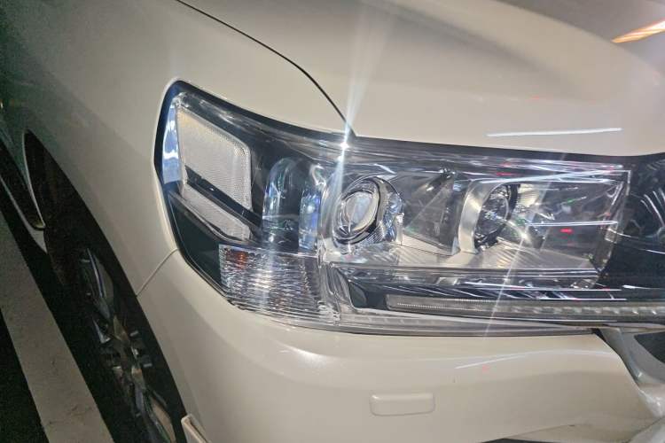 Used Toyota Land Cruiser  Right Front Headlight