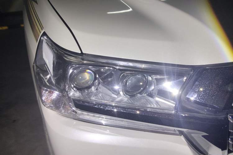 Used Toyota Land Cruiser  Right Front Headlight