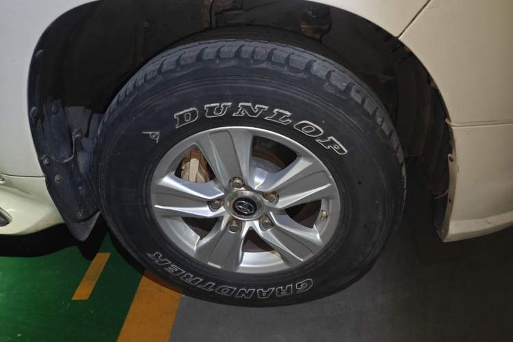 Used Toyota Land Cruiser  Right Front Wheel Hub
