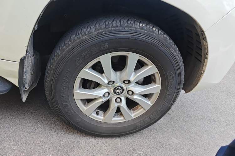 Used Toyota Land Cruiser  Right Front Wheel Hub
