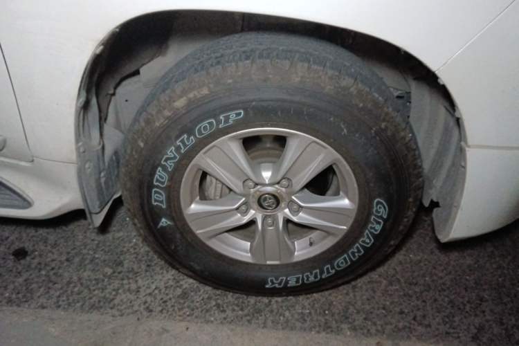 Used Toyota Land Cruiser  Right Front Wheel Hub