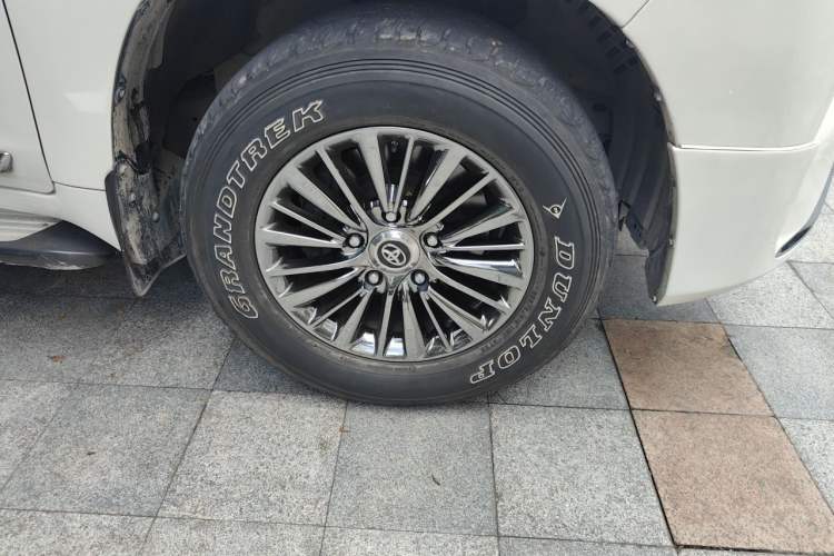 Used Toyota Land Cruiser  Right Front Wheel Hub