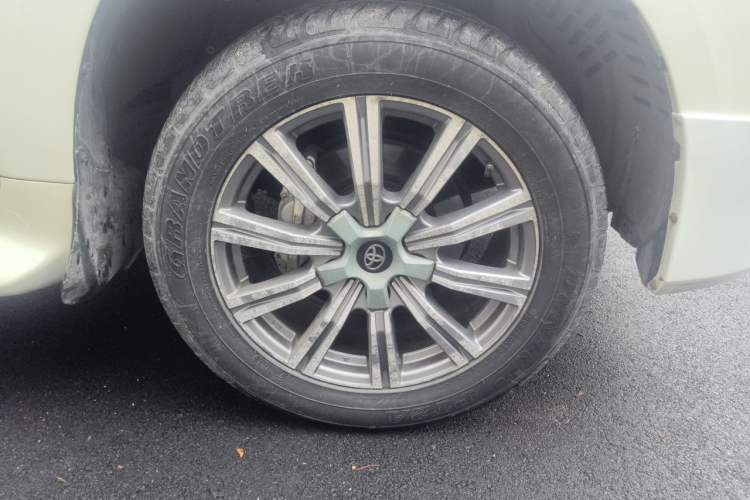 Used Toyota Land Cruiser  Right Front Wheel Hub