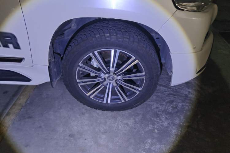 Used Toyota Land Cruiser  Right Front Wheel Hub