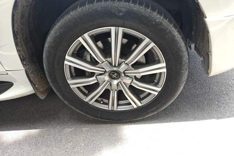 Used Toyota Land Cruiser 2017 4.0L Automatic Parallel Import Right Front Wheel Hub