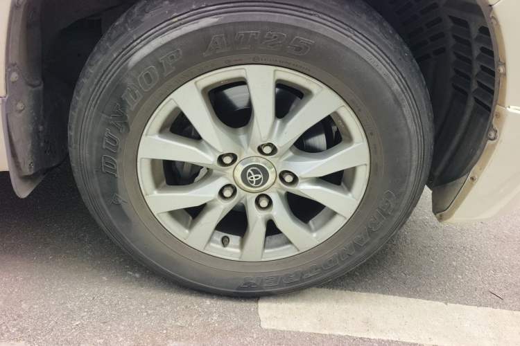 Used Toyota Land Cruiser  Right Front Wheel Hub