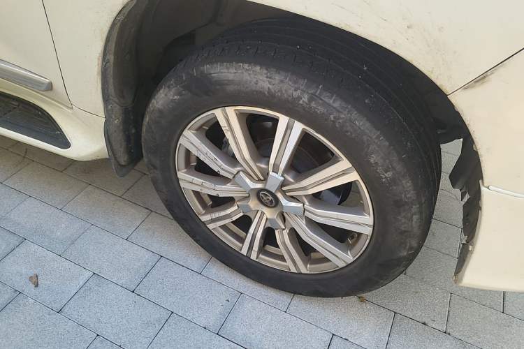Used Toyota Land Cruiser  Right Front Wheel Hub