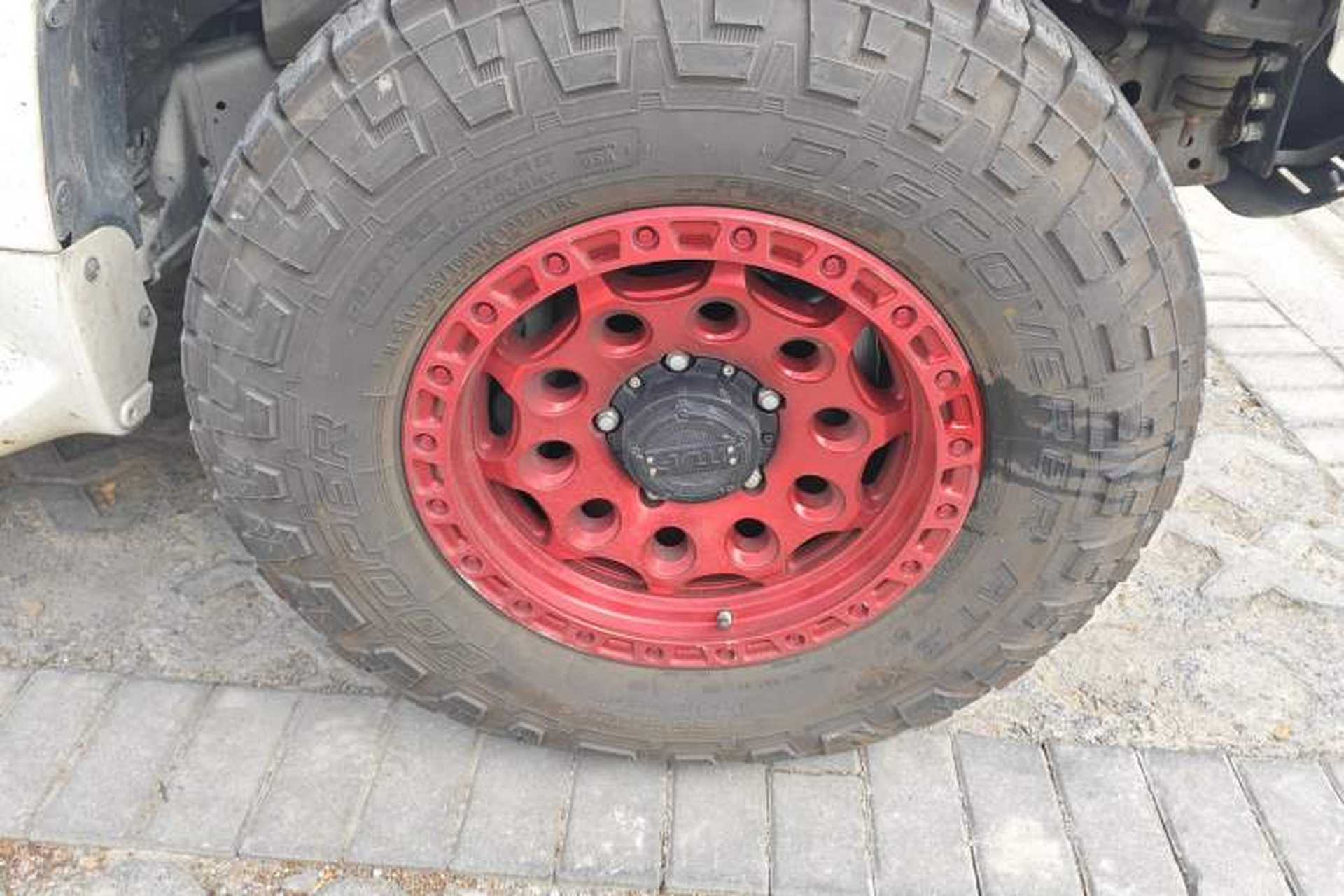 Used Toyota Land Cruiser 2017 5700 Middle East Edition Right Front Wheel Hub