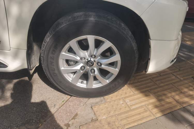 Used Toyota Land Cruiser  Right Front Wheel Hub