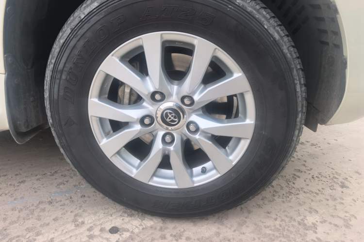 Used Toyota Land Cruiser  Right Front Wheel Hub