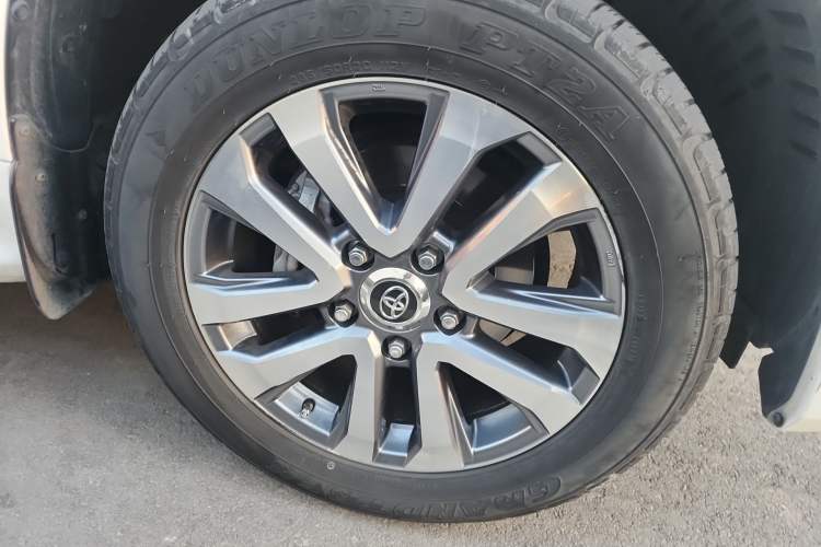 Used Toyota Land Cruiser  Right Front Wheel Hub