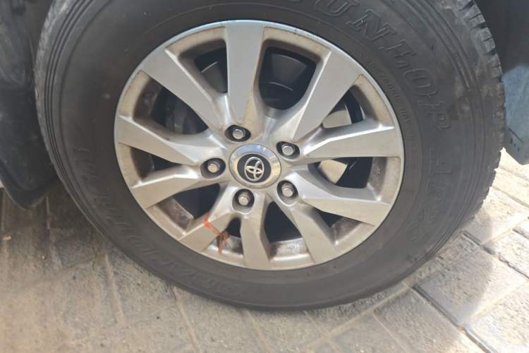 Used Toyota Land Cruiser  Right Front Wheel Hub