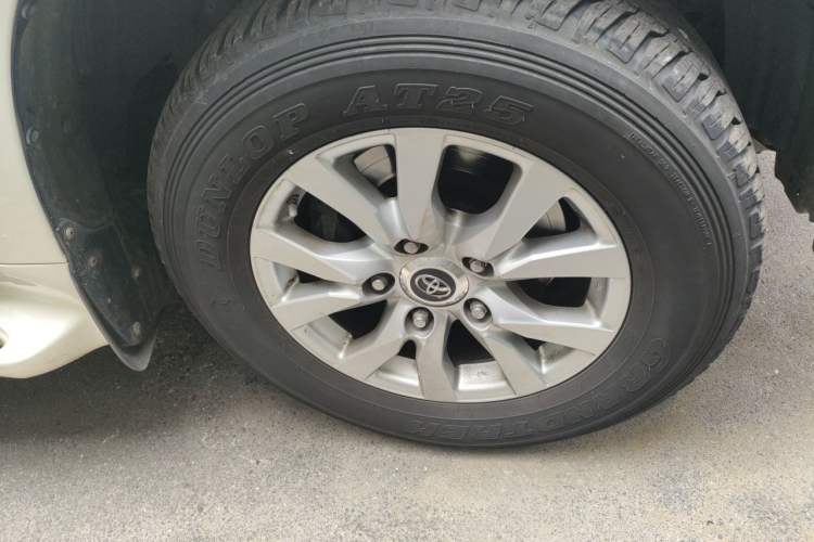 Used Toyota Land Cruiser  Right Front Wheel Hub