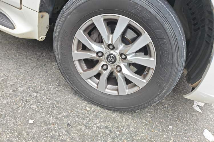 Used Toyota Land Cruiser  Right Front Wheel Hub