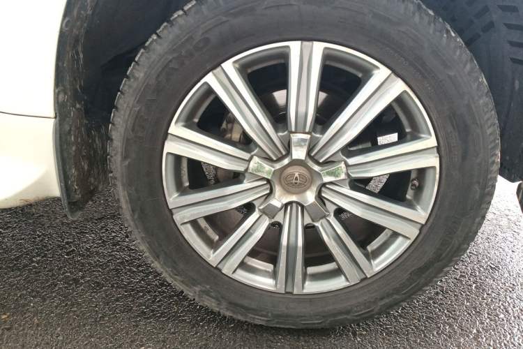 Used Toyota Land Cruiser  Right Front Wheel Hub