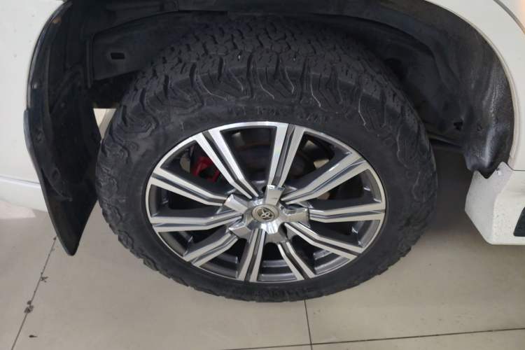 Used Toyota Land Cruiser 2017 4.0 GX-R Aluminum Wheels No Sunroof High-End Version—Middle East Market Right Rear Wheel Hub