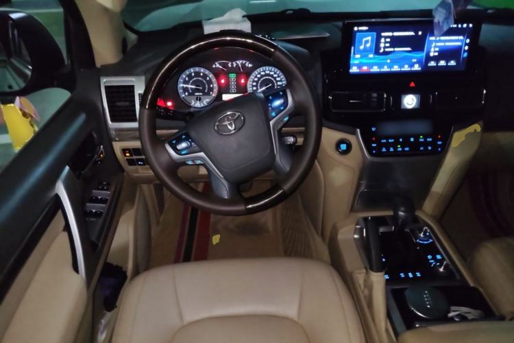 Used Toyota Land Cruiser 2017 4.0L Automatic Parallel Import Steering Wheel