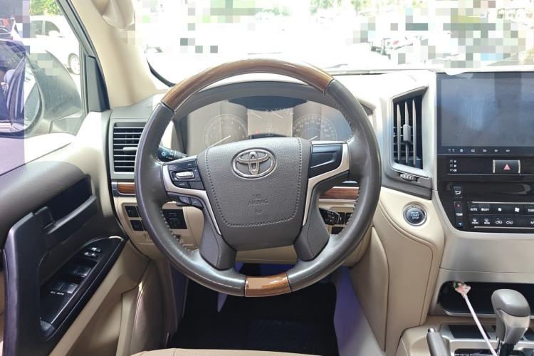 Used Toyota Land Cruiser 2017 4.0L Automatic Parallel Import Steering Wheel