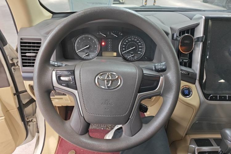Used Toyota Land Cruiser 2017 4.0L Automatic Parallel Import Steering Wheel