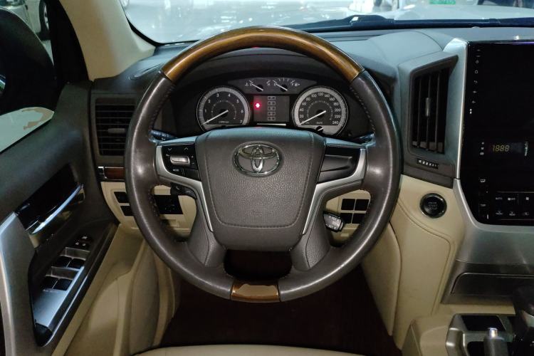 Used Toyota Land Cruiser 2017 4.0L Automatic Parallel Import Steering Wheel