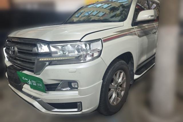 Used Toyota Land Cruiser Toyota Land Cruiser, registered in 2017, automatic transmission, 4.0L engine, 8 seats (parallel import).