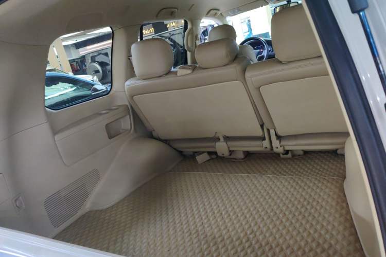 Used Toyota Land Cruiser 2017 4.0 GX-R Aluminum Wheels No Sunroof High-End Version—Middle East Market Trunk