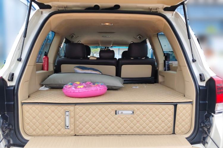 Used Toyota Land Cruiser 2017 4.0L GX 5-Seater U.S. Specification Trunk