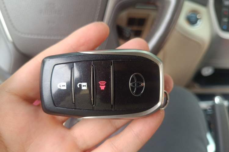 Used Toyota Land Cruiser  Vehicle Key