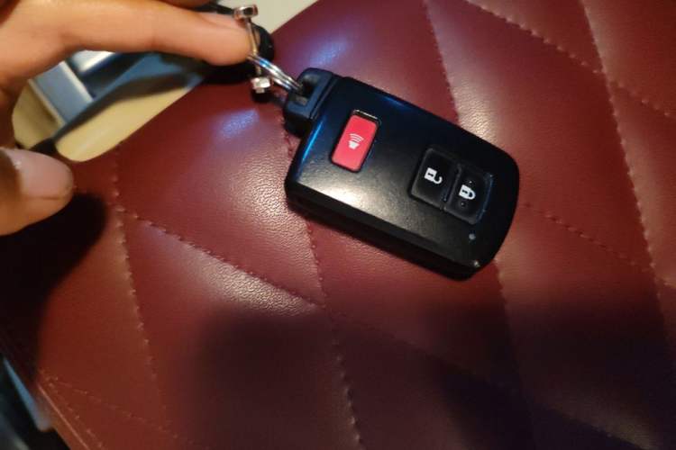 Used Toyota Land Cruiser  Vehicle Key