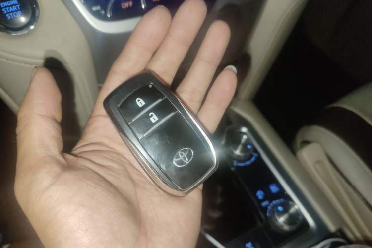 Used Toyota Land Cruiser  Vehicle Key
