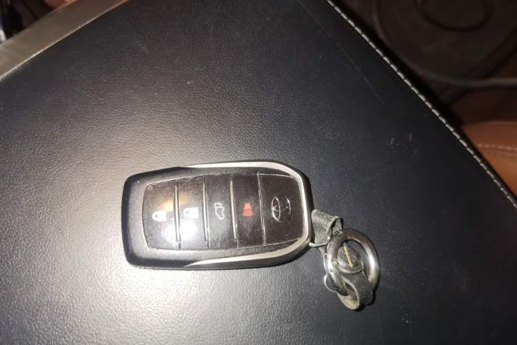 Used Toyota Land Cruiser  Vehicle Key