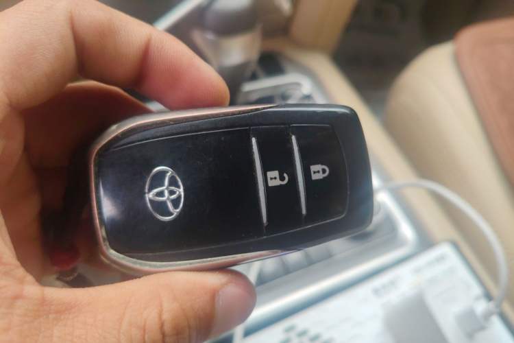Used Toyota Land Cruiser  Vehicle Key
