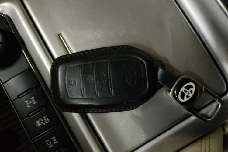 Used Toyota Land Cruiser 2017 4.0L Automatic Parallel Import Vehicle Key