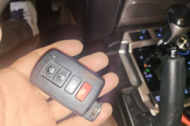 Used Toyota Land Cruiser  Vehicle Key