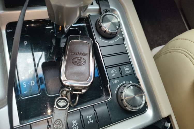 Used Toyota Land Cruiser  Vehicle Key
