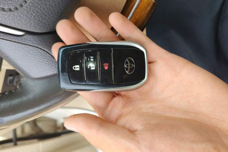 Used Toyota Land Cruiser  Vehicle Key