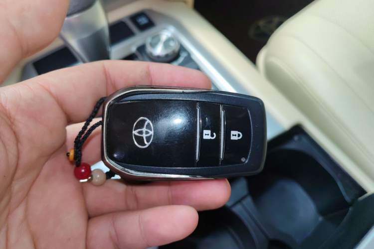 Used Toyota Land Cruiser  Vehicle Key
