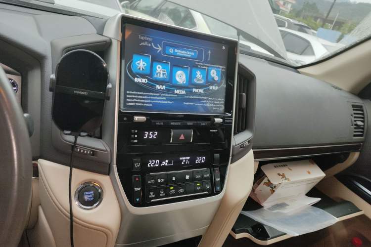 Used Toyota Land Cruiser 2018 4.0L Automatic 7-Seater U.S. Specification Audio And AC Panel