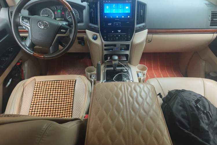 Used Toyota Land Cruiser  Center Console