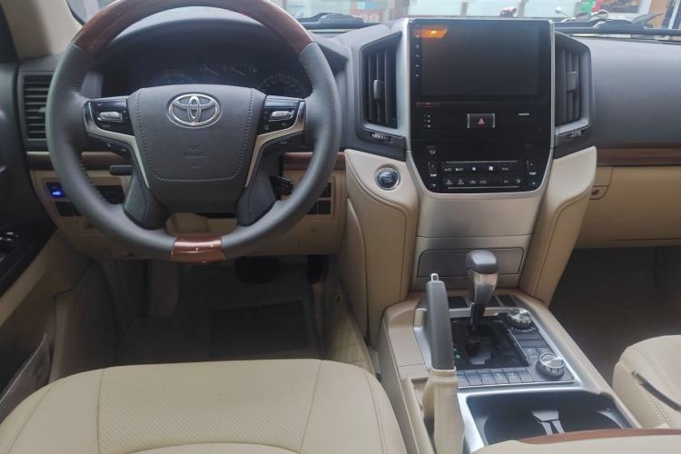 Used Toyota Land Cruiser  Center Console