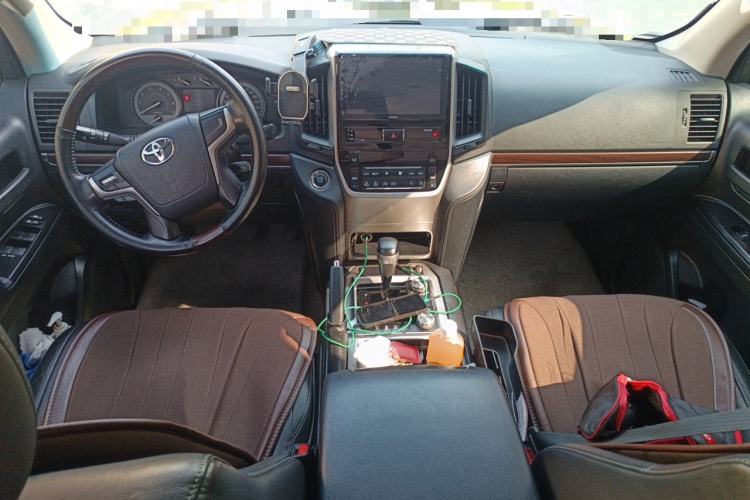 Used Toyota Land Cruiser  Center Console
