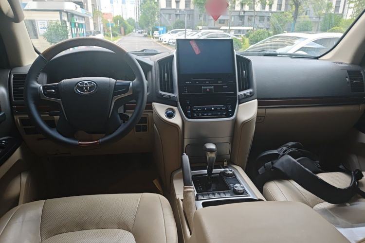 Used Toyota Land Cruiser  Center Console