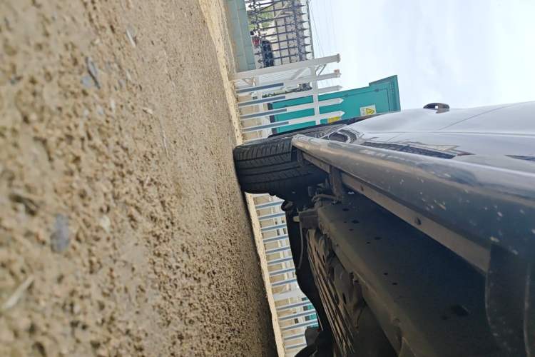 Used Toyota Land Cruiser 2018 4.0 Iron-Wheel Refrigerator Basic Version with No Electric Base Middle East Market Chassis Front Right